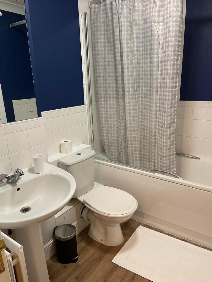 Ferienwohnung Stunning Studio Flat - Free Parking - 3 Min From Sutton Station Exterior foto