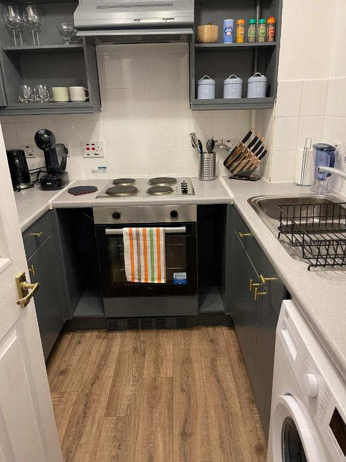 Ferienwohnung Stunning Studio Flat - Free Parking - 3 Min From Sutton Station Exterior foto